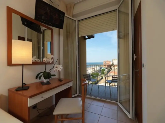 Standard Quadruple room with sea view