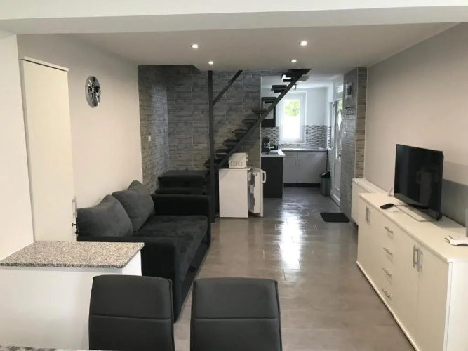 Heni Apartment