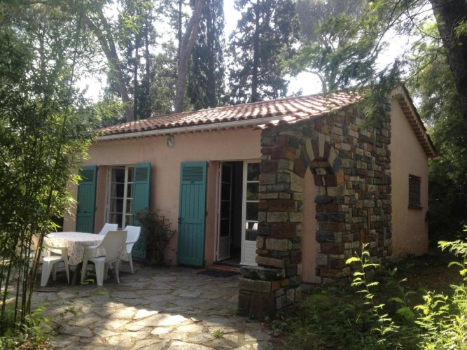 2 Bedrooms Cottage