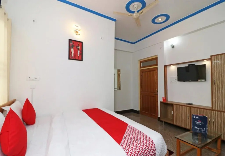 OYO 26832 Hotel Ratnodaya