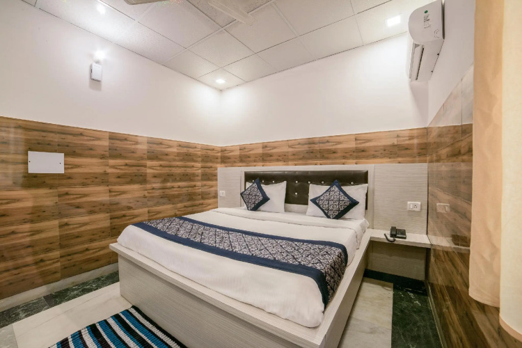 OYO 13772 hotel krishna