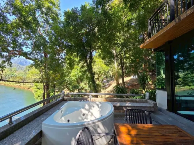 Deluxe Double room with balcony and with river view