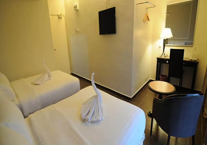 Luscious Hotel