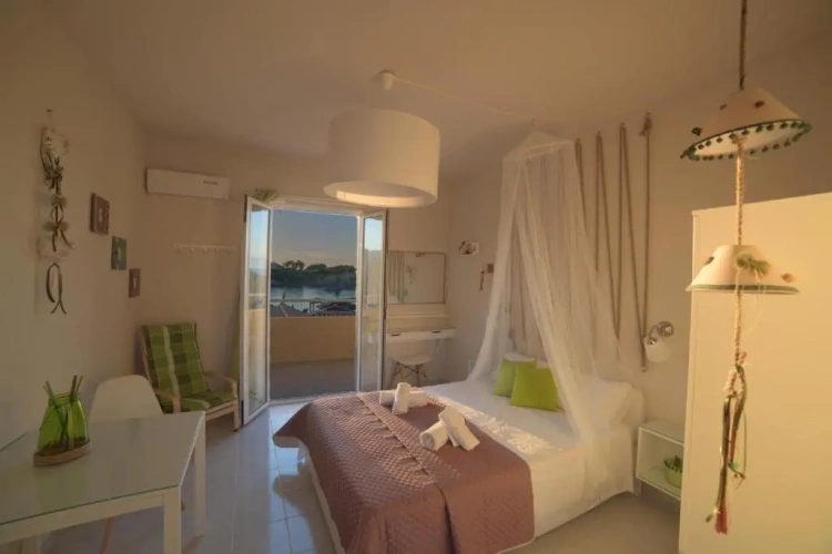 Apartment with sea view