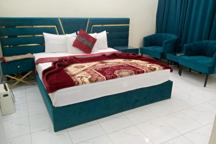 The TravelLodge Inn
