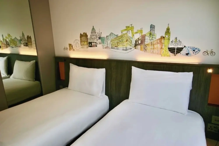 Standard Twin room