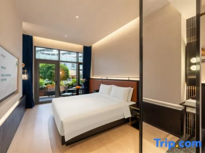 Standard Double room with canal view