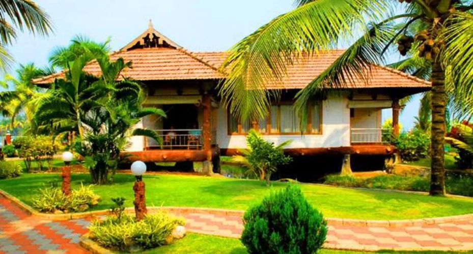 Superior Duplex room with partial view