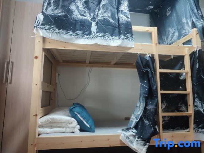 Bed in Dorm (female dorm)