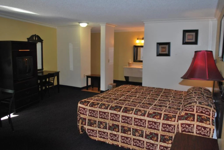 Travel Plaza Inn