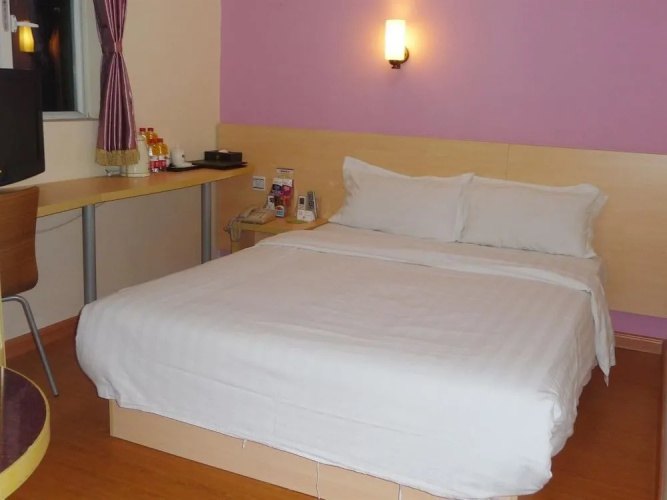 Super 8 Hotel
