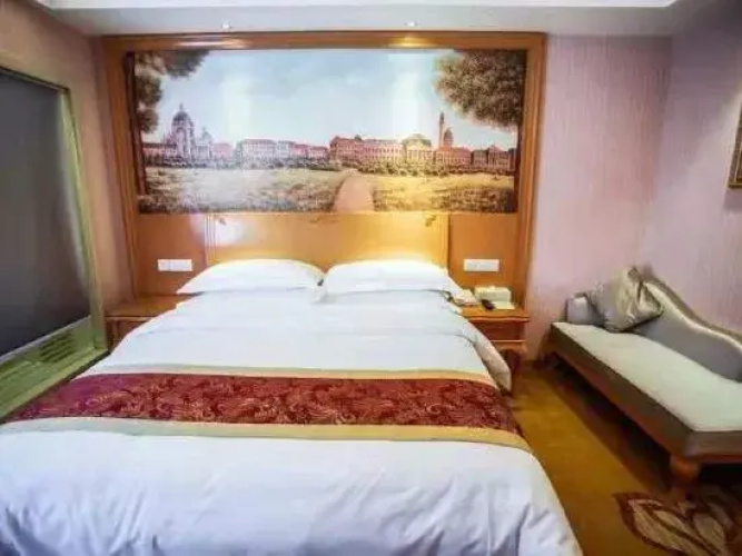 Lakeside Hotel (Sihui Dawang Park)