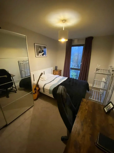 Inviting 2BD Flat W/private Balcony - Battersea!