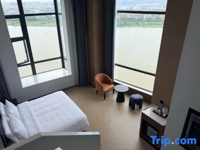 Deluxe Twin Duplex room with river view