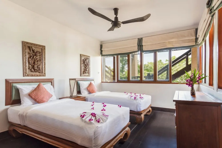 Villa Baan Hen 5 Bedroom Kata Beach