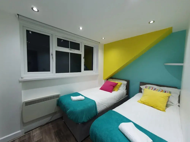 Chic Spacious Apartment in Peterborough