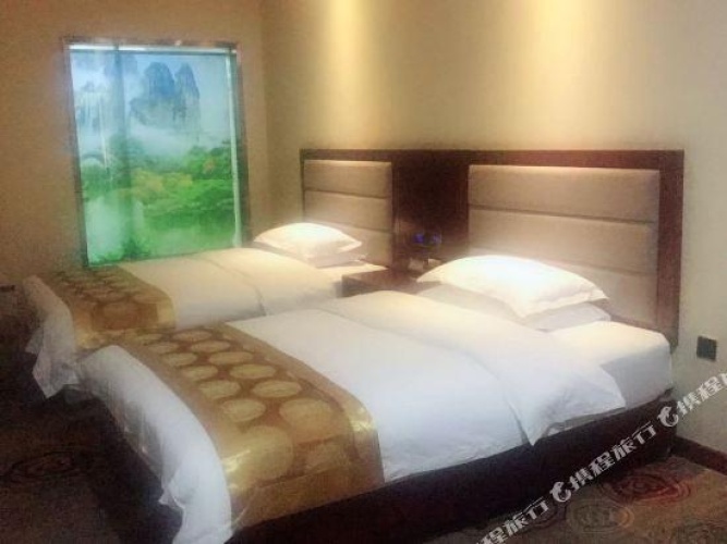 Deluxe Triple Suite