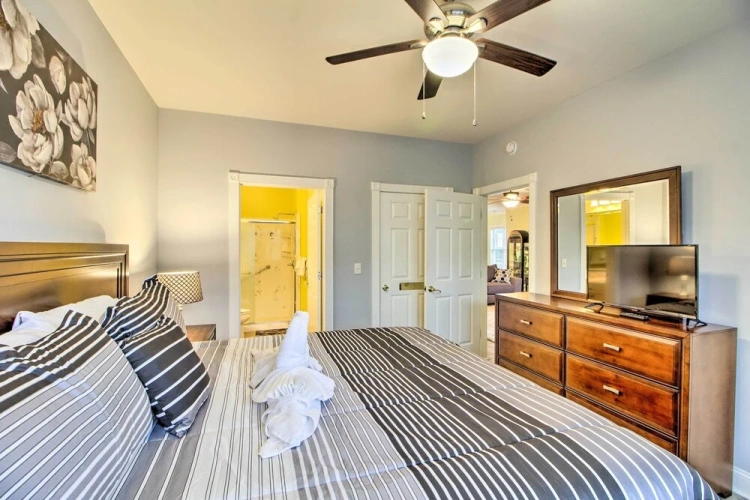 3 Bedrooms Apartment