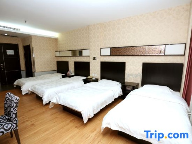 Business Quadruple room