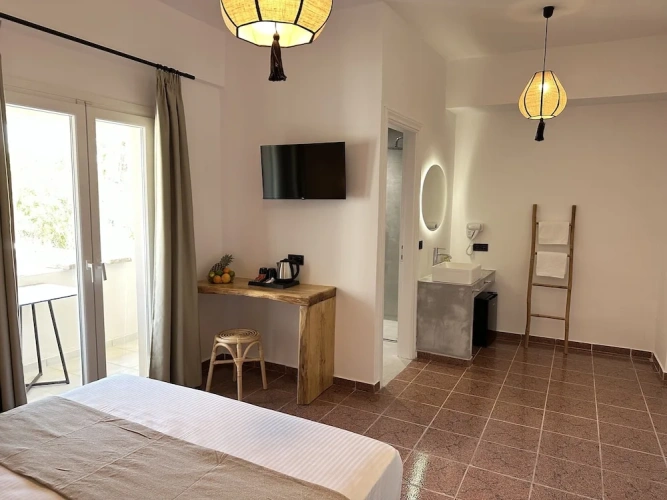 Deluxe Double room with balcony and with garden view