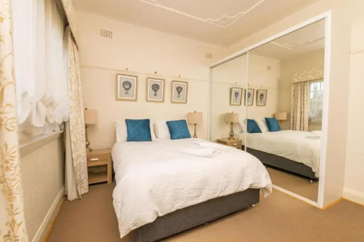 Hillside Cottage │ Comfy, Spacious, Walk to CBD & Stannies