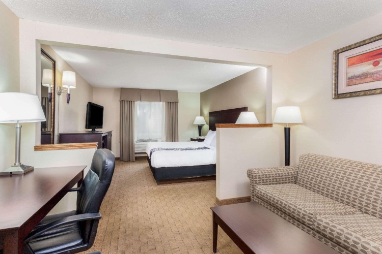 Deluxe Double Suite