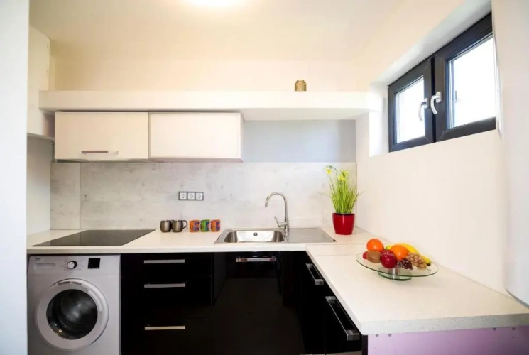 3 Bedrooms Apartment