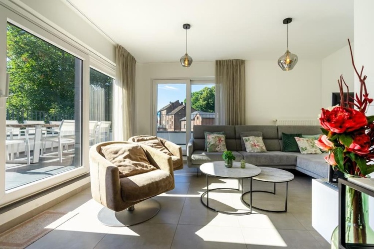 3 Bedrooms Apartment