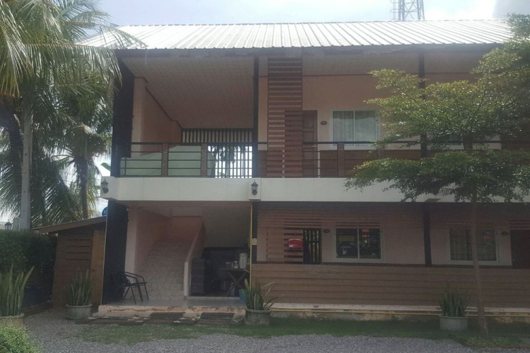 Charlee House - Trang