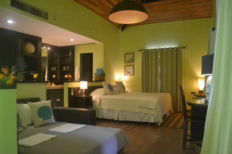 Lara Hotel