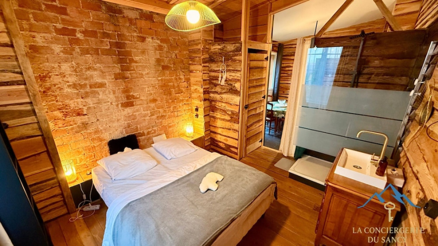 Cabin-style Nook for 2