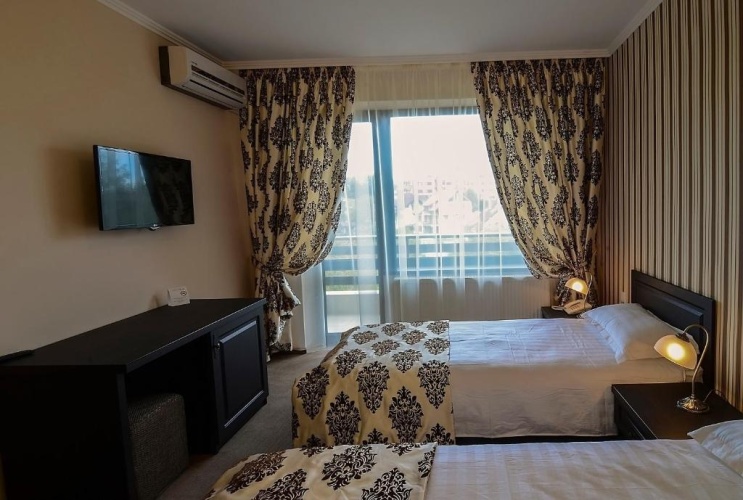 Standard Twin room with balcony
