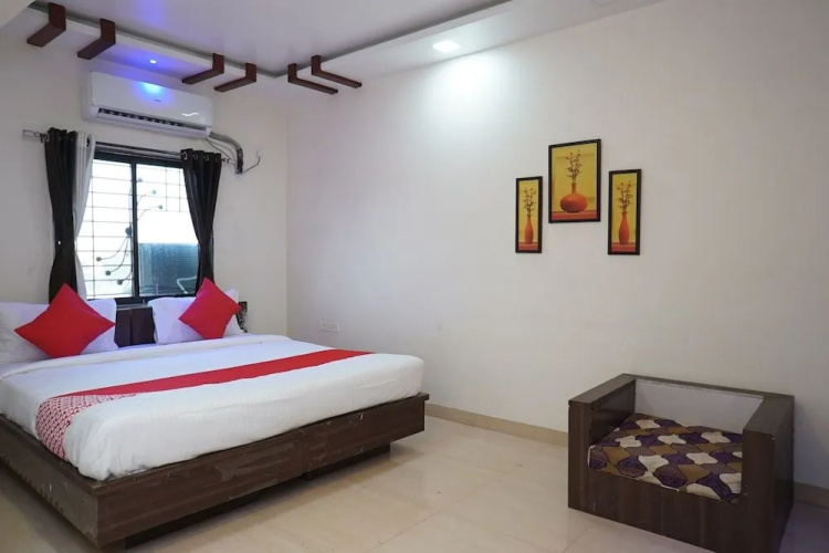 OYO 24432 Yash Residency