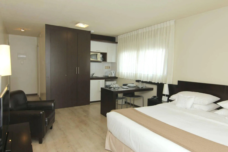 27 Suites Apart Hotel