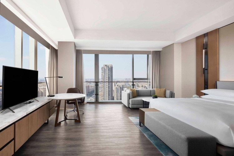 Double room with city view