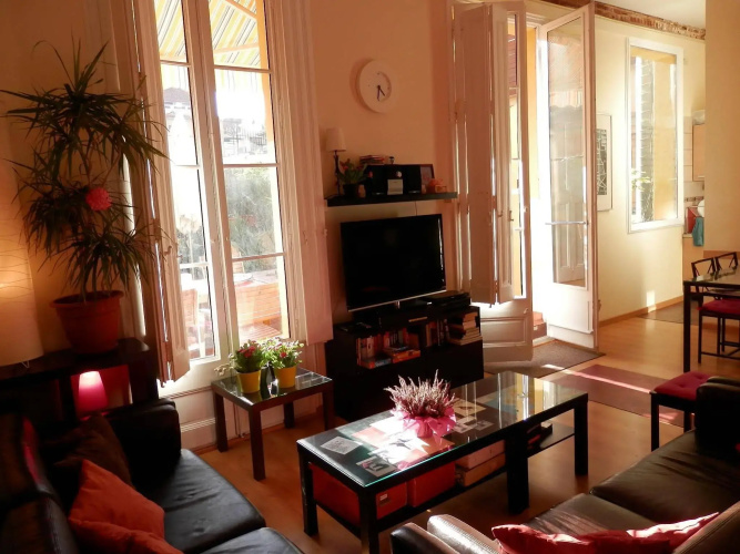 Barcelona Central Garden Hostal