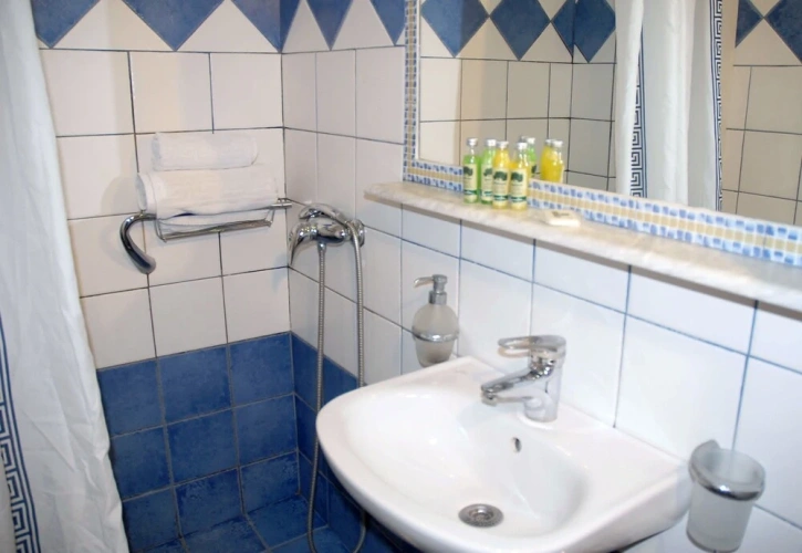 Standard Triple room with balcony