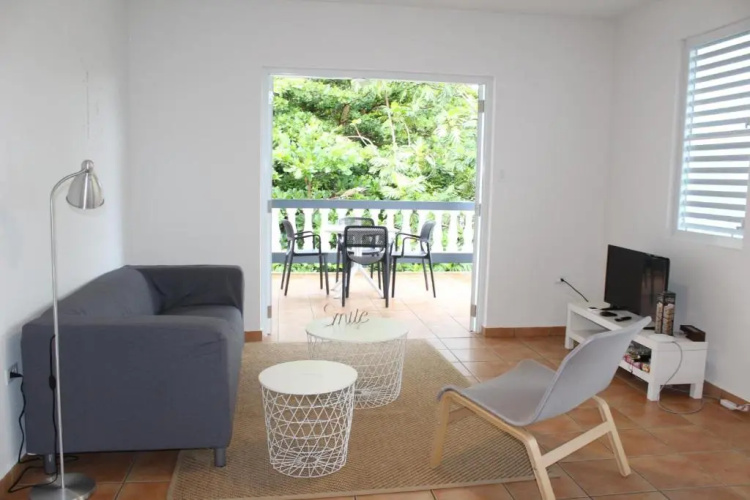 2 bdr apt - 4 min walk to Sandy Beach