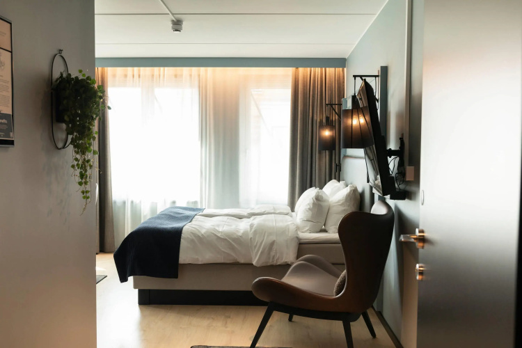 Home Hotel 1624