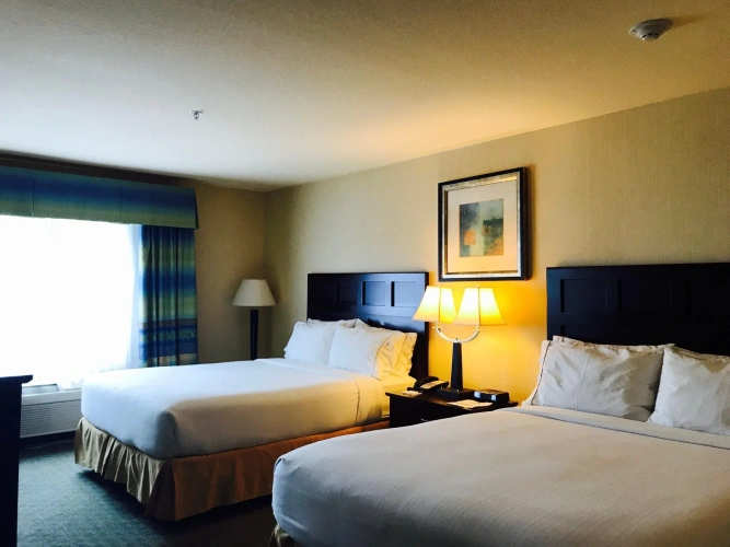 Standard Quadruple room with land view