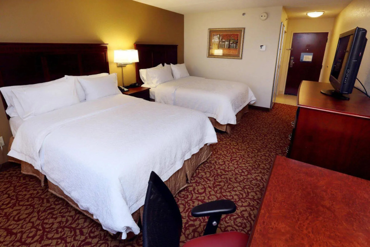Hampton Inn & Suites Charlottesville-At the University