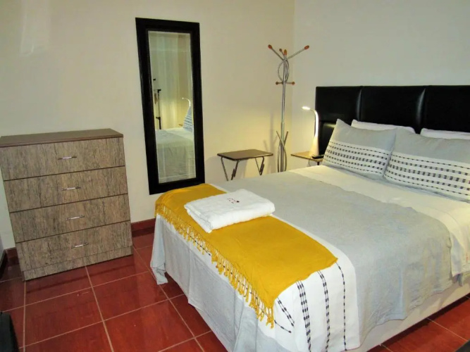 Del Valle House