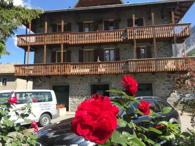 Twin Cottage