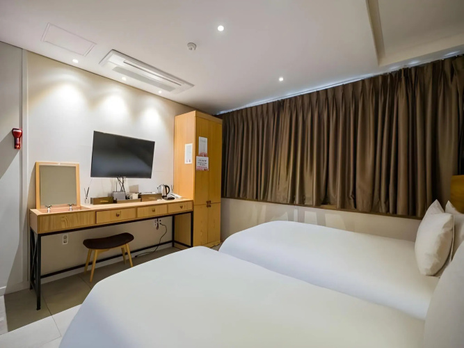 A-One Hotel