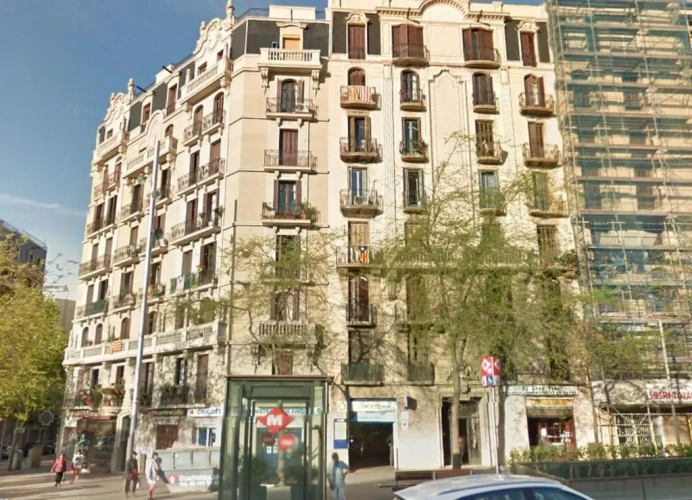 3 Bedrooms Apartment