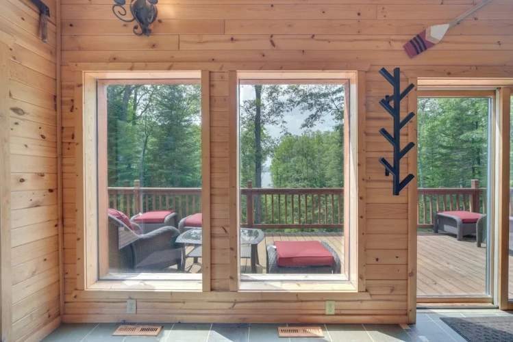 4 Bedrooms Cottage with balcony
