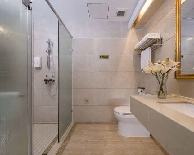 Vienna International Hotel (Shantou Simapu)