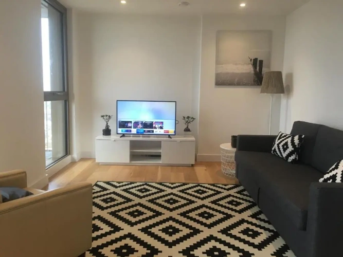 2 Bedrooms Apartment