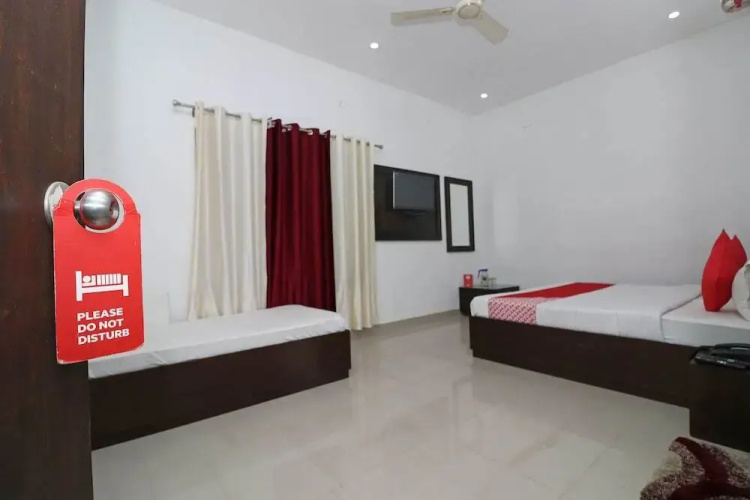 Hotel Jahnavi by OYO Rooms