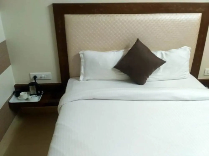 Hotel Maval Grand